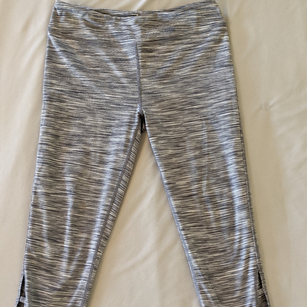 Zella Girl Capri Leggings Size XL (14/16) Space Dye Gray.